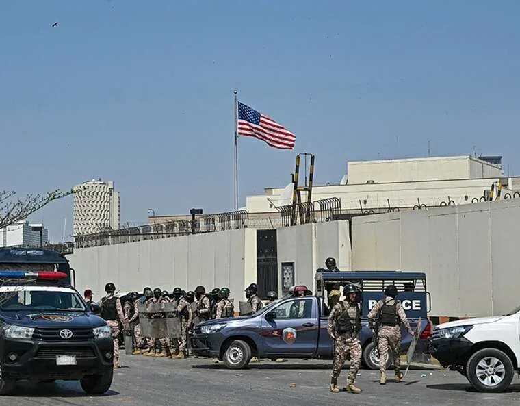 США терміново посилили безпеку всіх посольств через Іран